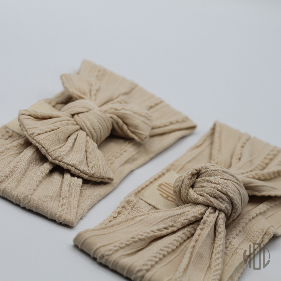 Duo Mère-Fille – Bandeaux assortis pour un look matchy-matchy indomptable