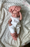 Charger l'image dans la visionneuse de la galerie, Set Naissance Lionceau - Le confort royal pour les premiers jours de bébé
